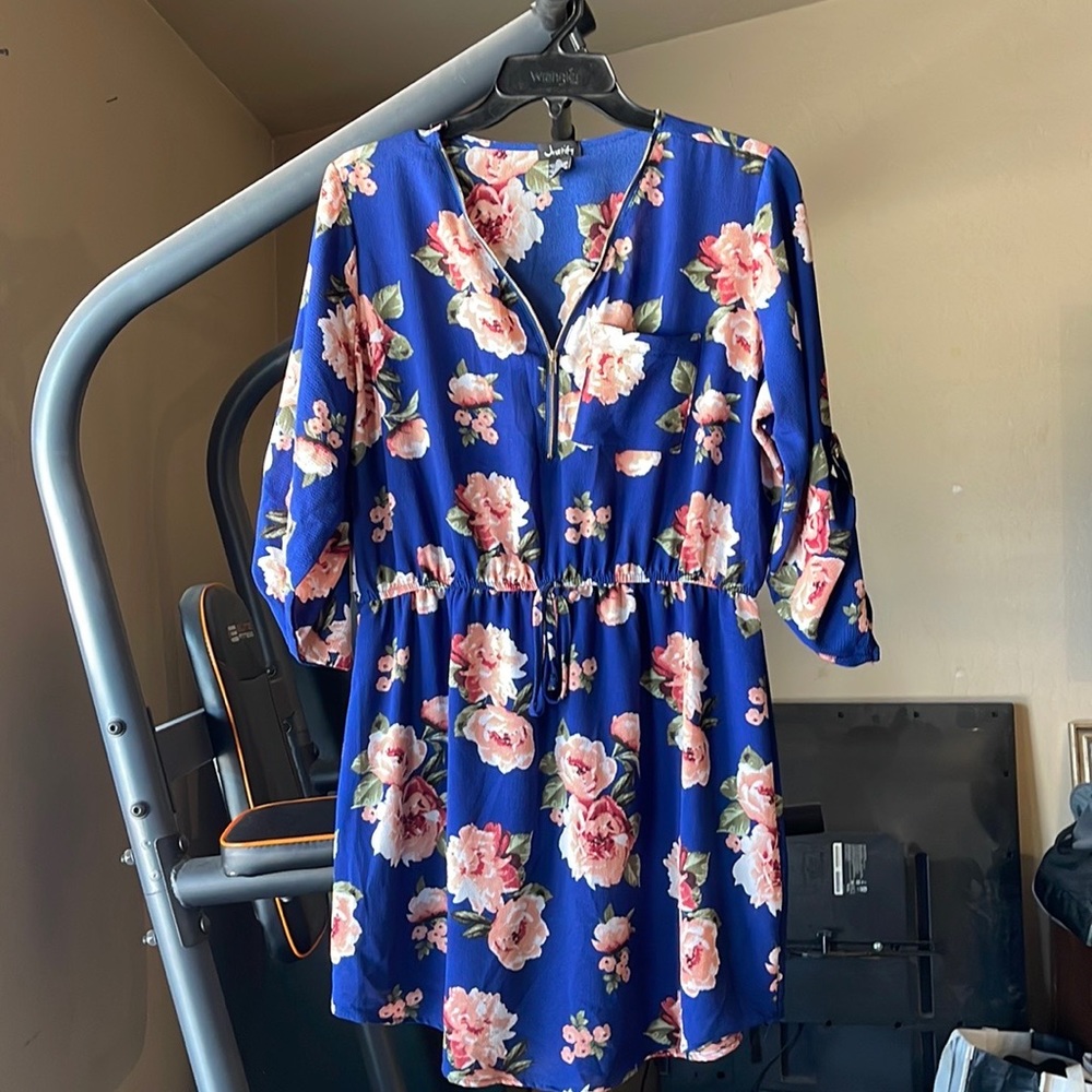 Blue flower print dress